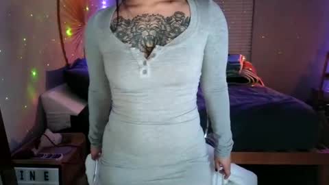 Snapshot of dolllface chatting on 18, 12, 2024 DOLLLFACE online show from 18, 12, 2024