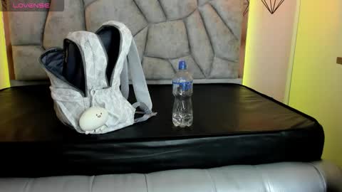 Snapshot of dollraven chatting on 22, 10, 2025 online show from 22, 10, 2025