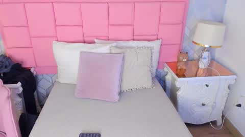 dolly_kitter online show from 18, 12, 2025