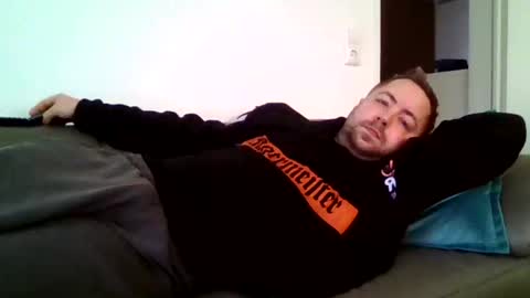 Snapshot of dombio_12 chatting on 16, 11, 2025 dombio_12 online show from 16, 11, 2025