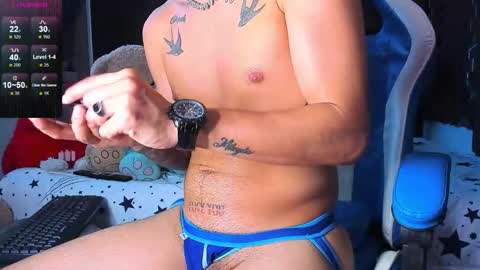 Snapshot of domenique_stoll chatting on 9, 10, 2025 DAVID 3 online show from 9, 10, 2025