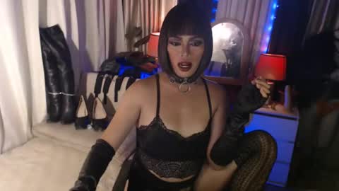 Snapshot of dominantrix_diannaxxx chatting on 29, 12, 2024 diana online show from 29, 12, 2024