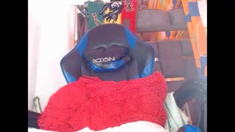 Snapshot of dominic751 chatting on 12, 10, 2025 dominic751 online show from 12, 10, 2025