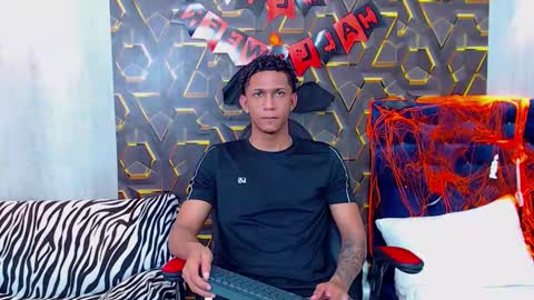 Snapshot of dominic_smith_ chatting on 26, 10, 2025 dominic_smith_ online show from 26, 10, 2025