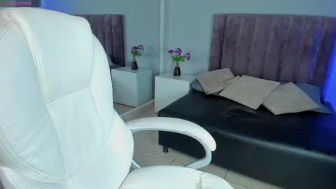 Dominick  online show from 25, 1, 2025