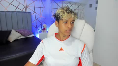 Dominick  online show from 3, 2, 2025