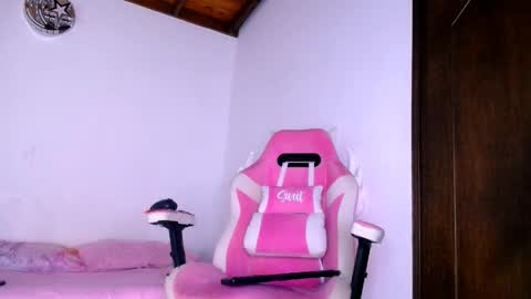   online show from 7, 4, 2026