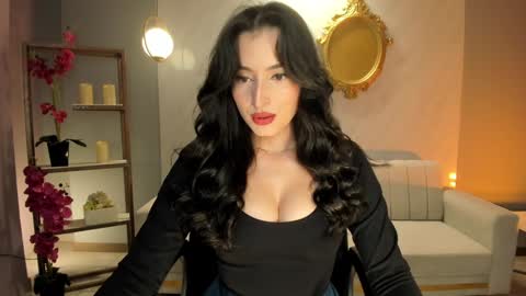 Dominique online show from 10, 1, 2025