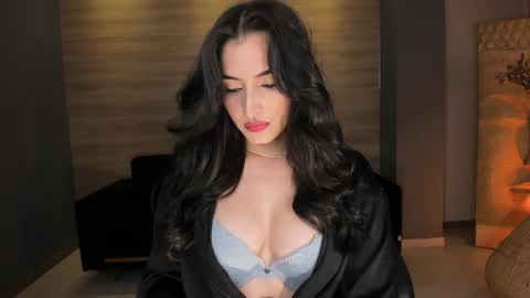 Dominique online show from 13, 1, 2025