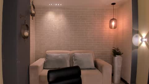 Dominique online show from 10, 1, 2026