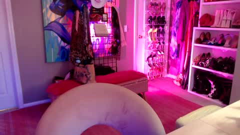 Snapshot of dommetomorrow chatting on 7, 12, 2024 DommeTomorrow online show from 7, 12, 2024