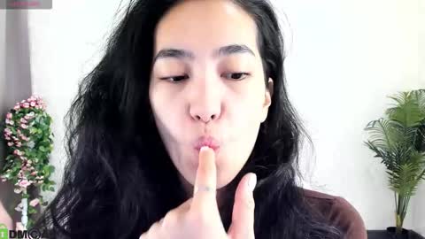 Aura online show from 4, 11, 2025