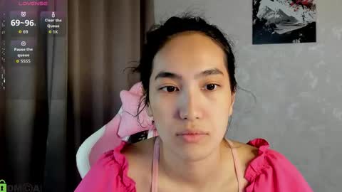 Aura online show from 3, 12, 2025