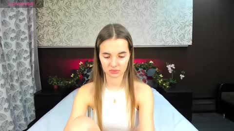 Donna On GMT2 Mon-Fri 3-9 AM online show from 20, 12, 2024