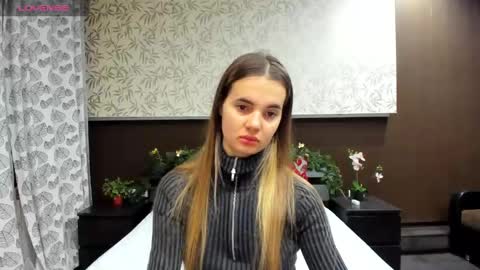 Donna On GMT2 Mon-Fri 3-9 AM online show from 29, 12, 2024