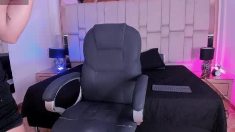 donnapeach online show from 9, 5, 2026
