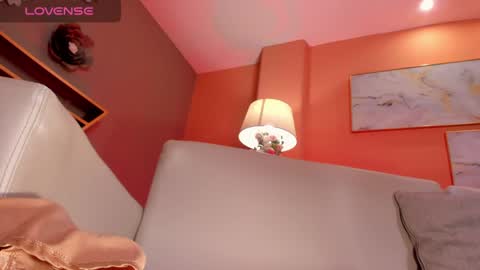  Donna Stonne  online show from 25, 1, 2025