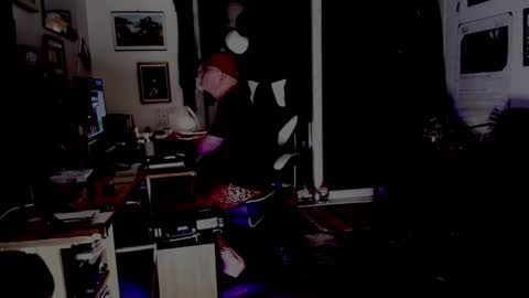 Snapshot of dopeleaf2 chatting on 2, 2, 2025 dopeleaf2 online show from 2, 2, 2025