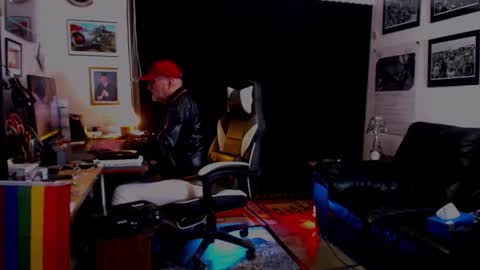 Snapshot of dopeleaf2 chatting on 27, 9, 2025 dopeleaf2 online show from 27, 9, 2025