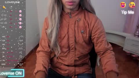 Nicolle online show from 15, 2, 2025