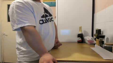 menu  below online show from 15, 4, 2026