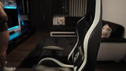 Dorian Reyes online show from 19, 2, 2025