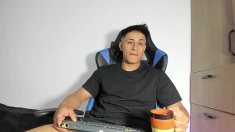 Snapshot of dorman_boy chatting on 2, 2, 2026 dorman_boy online show from 2, 2, 2026