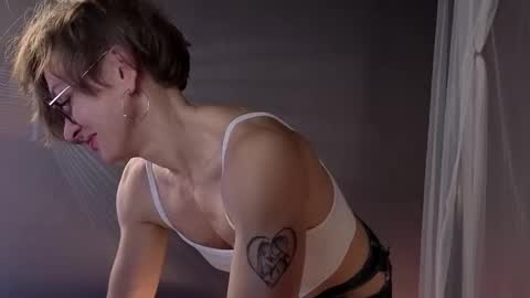 Dorothy Next stream on Monday at 3am-9am online show from 14, 11, 2025