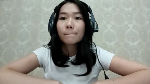 Snapshot of dorothygreene chatting on 6, 10, 2025 YuKi  online show from 6, 10, 2025