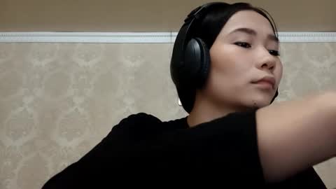 Snapshot of dorothygreene chatting on 18, 10, 2025 YuKi  online show from 18, 10, 2025