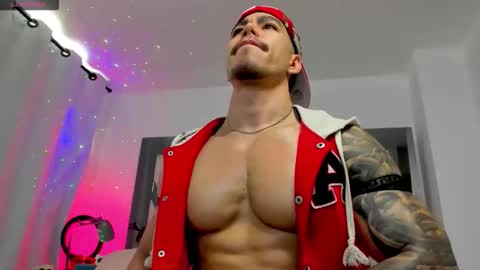 Snapshot of douglassafado chatting on 5, 4, 2026 Douglas Safado online show from 5, 4, 2026