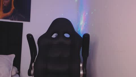 drake_cole11 online show from 2, 12, 2024