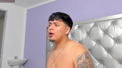 Snapshot of drakenn_ chatting on 18, 10, 2025 drakeeee online show from 18, 10, 2025