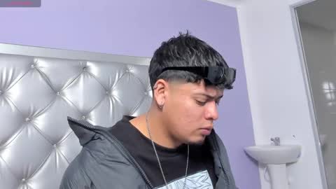 Snapshot of drakenn_ chatting on 20, 10, 2025 drakeeee online show from 20, 10, 2025