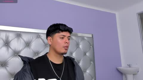 Snapshot of drakenn_ chatting on 23, 10, 2025 drakeeee online show from 23, 10, 2025