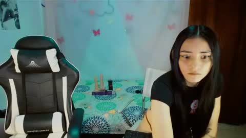 Snapshot of dream__girls69944 chatting on 13, 7, 2026 sharon online show from 13, 7, 2026