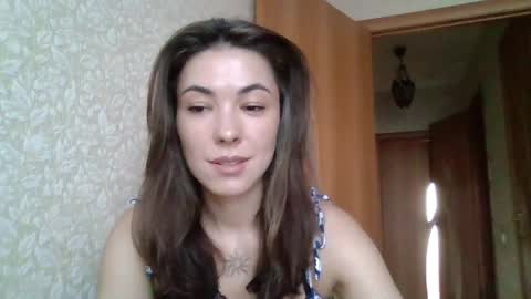 dream_petal_ online show from 6, 4, 2026