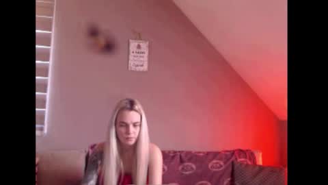 A girl online show from 19, 2, 2026