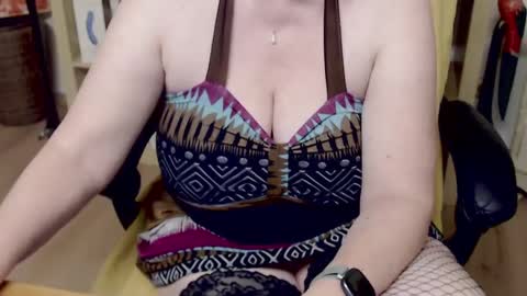 Snapshot of dreammilfi chatting on 18, 12, 2024 dreammilfi online show from 18, 12, 2024