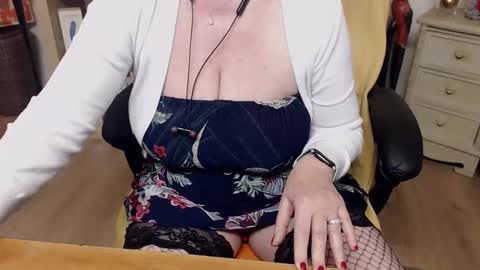 Snapshot of dreammilfi chatting on 4, 2, 2025 dreammilfi online show from 4, 2, 2025