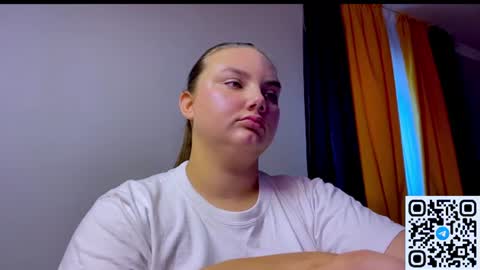 Snapshot of dreamyblushfairy chatting on 23, 6, 2026 Mila online show from 23, 6, 2026