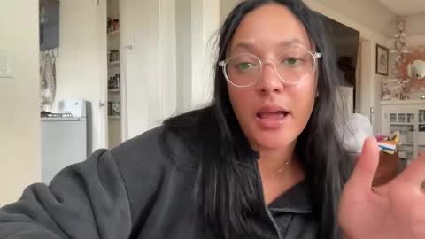 RIRI OR DREAMY online show from 6, 1, 2026