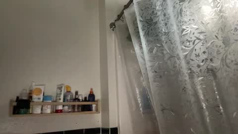 RIRI OR DREAMY online show from 17, 1, 2026