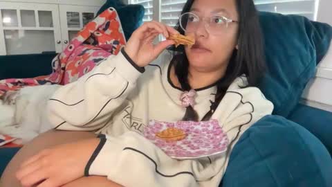 RIRI OR DREAMY online show from 27, 5, 2026