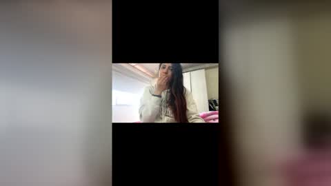 Snapshot of dreinafoxx chatting on 19, 4, 2026 dreinafoxx online show from 19, 4, 2026