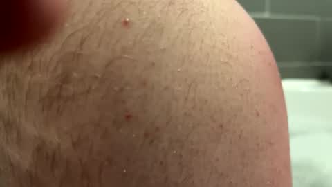 Snapshot of dressedupsissy chatting on 19, 12, 2025 dressedupsissy online show from 19, 12, 2025