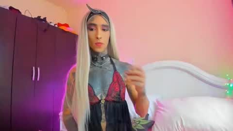 drippyorlove online show from 24, 1, 2025