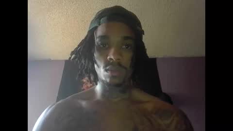 Snapshot of dripthehit chatting on 13, 12, 2024 dripthehit online show from 13, 12, 2024