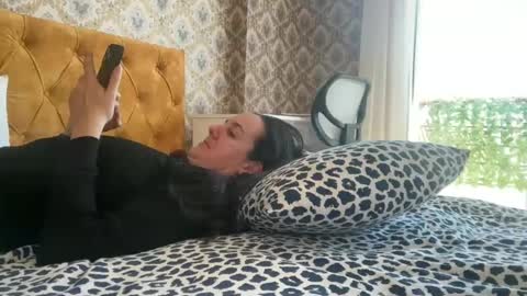 Dr. Resa online show from 6, 3, 2025