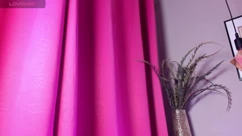 dulce__fiore07 online show from 22, 11, 2025